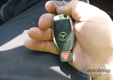 2016 Mercedes-Benz C 300 4Matic/Luxury 4Matic/Sport 4Matic z USA, uszkodzony, nr VIN 55SWF4KB9GU138872